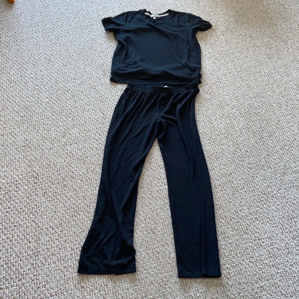 PJ Salvage black short sleeve shirt and sweatpants lounge set size medium